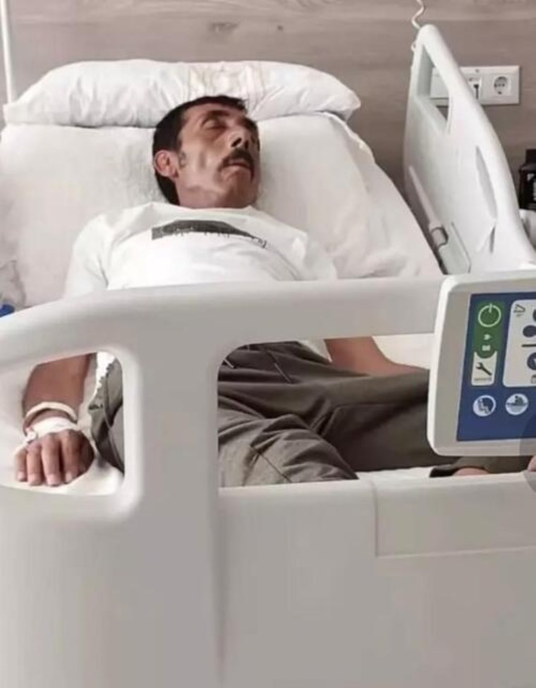 ankarali turgutun cocuklari arasinda mezar tasi gerilimi 0 ZXzTvnjr