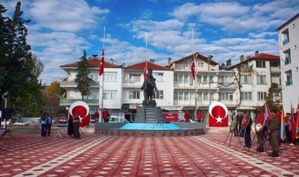 Belediye meclisi kararı: Devlet Bahçeli Caddesi'nin ismi Sinan Ateş olarak değiştirildi 4 belediye meclisi karari devlet bahceli caddesinin ismi sinan ates olarak degistirildi Z5uIzqyk