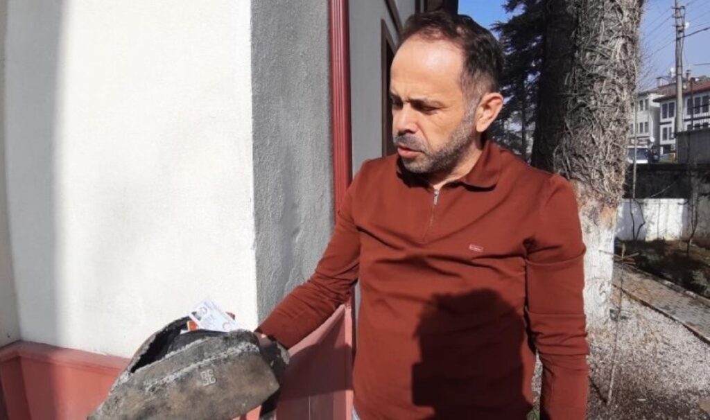 Bolu'da ilginç olay: Çantasını kaybetti, 1 ay sonra karlar eriyince buldu 9 boluda ilginc olay cantasini kaybetti 1 ay sonra karlar eriyince buldu FLM2z4xw