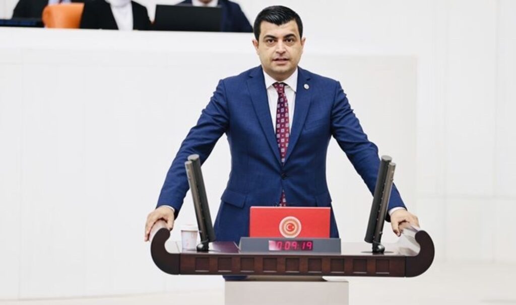 CHP’li Demir'den kanun teklifi: İşçilere tanınan yıllık izin hakkının alt sınırı 20 gün olsun 2 chpli demirden kanun teklifi iscilere taninan yillik izin hakkinin alt siniri 20 gun olsun mzkfJiJJ