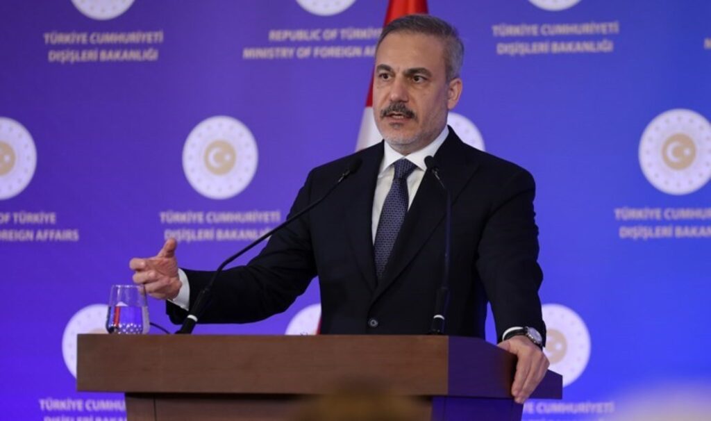 Hakan Fidan'dan 'Abdullah Öcalan' sorusuna yanıt: 'İmralı'da devam ediyor...' 2 hakan fidandan abdullah ocalan sorusuna yanit imralida devam ediyor Cv7zXDPV