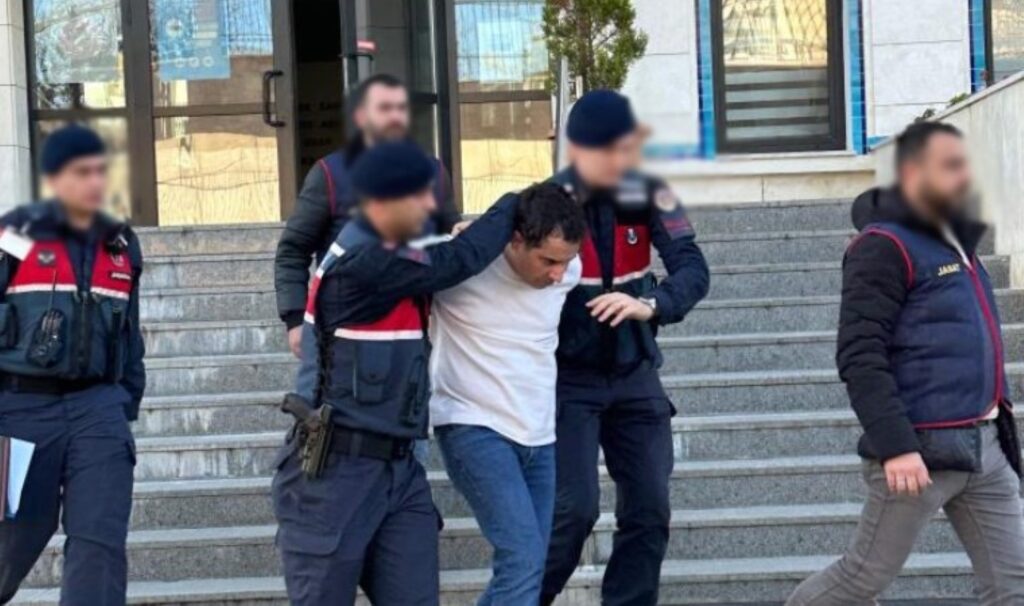 Jandarma aracını çalmıştı: 'Suç makinesi' yakalandı! 7 jandarma aracini calmisti suc makinesi yakalandi llIC5eGY