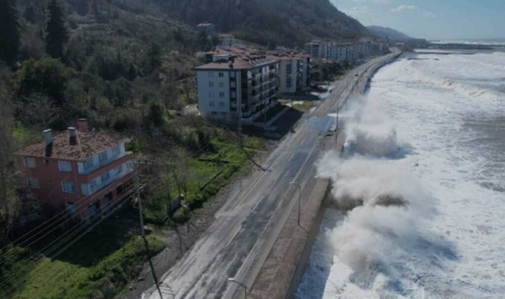Karadeniz sahili için korkutan deprem uyarısı! Uzman isim şiddetini açıkladı: 'Her an hazır olunmalı' 4 karadeniz sahili icin korkutan deprem uyarisi uzman isim siddetini acikladi her an hazir olunmali b81tbJZI