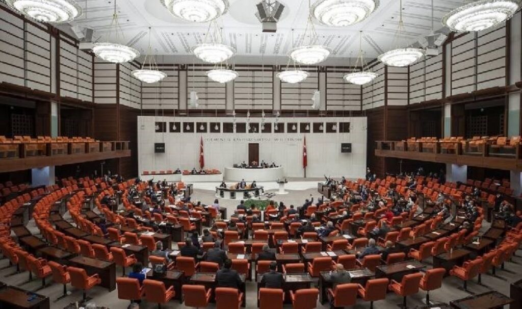 Meclis’te Turhan Selçuk gerilimi 1 mecliste turhan selcuk gerilimi ranatqJX