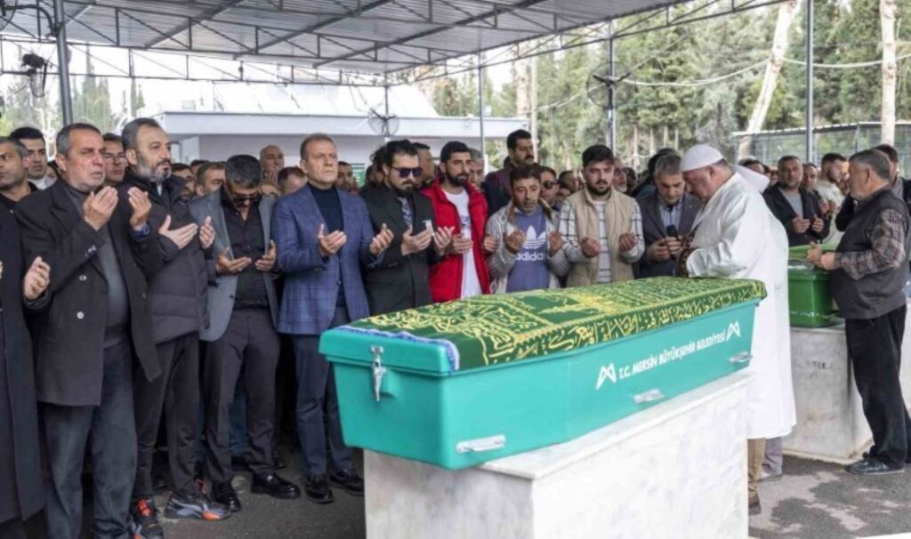 1 milyon mehmet lakabiyla bilinen unlu fenomen son yolculuguna ugurlandi ynidkA17
