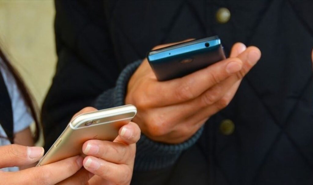 Brezilya'da, okullarda cep telefonu yasağı onaylandı 9 brezilyada okullarda cep telefonu yasagi onaylandi f4sjAiGj