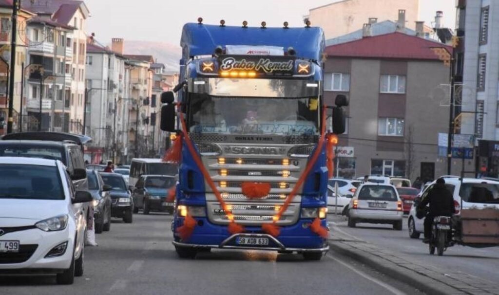'Çekici' gelin arabası oldu 2 cekici gelin arabasi oldu ZqRtKSt4