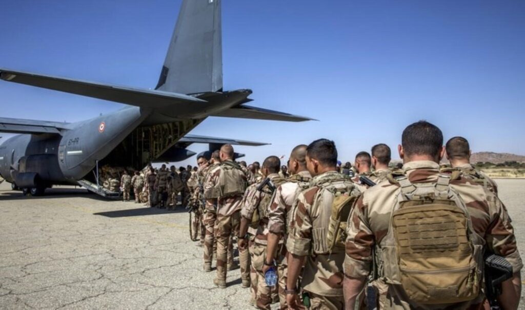 Fransa, Afrika'daki bir askeri üssü daha terk etti 2 fransa afrikadaki bir askeri ussu daha terk etti xckZG1yy