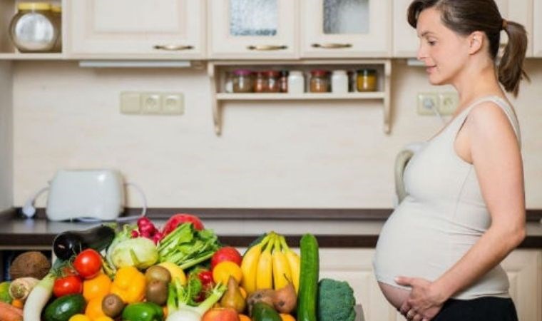 gebeligin ilk aylarinda ortaya cikan mide hassasiyetini bu yontemler ile geride birakin hamilelikte bulantiyi jX8JNRii