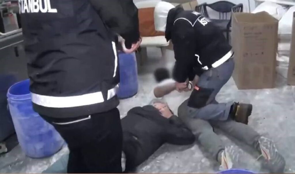 istanbulun 3 ilcesinde narkokapan 7 operasyonu 11 supheli yakalandi AstsXhFT