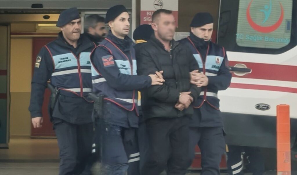kardeslerini tufekle rehin alan erkek tutuklandi 8U9DIhNE