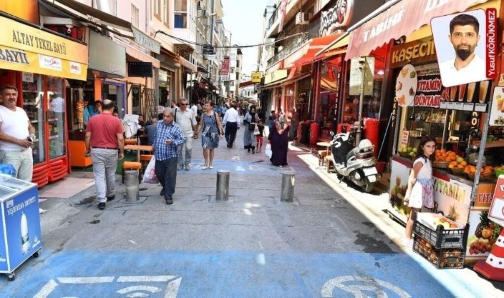 Kemeraltı yaşama tutunmaya çalışıyor 3 kemeralti yasama tutunmaya calisiyor PxHzXsBM