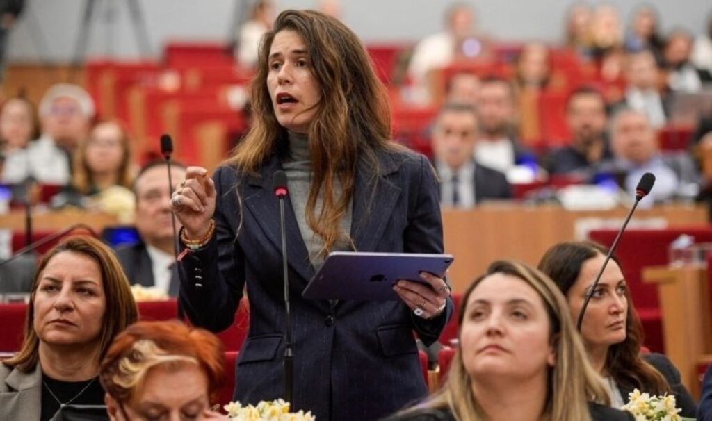 Lâl Denizli: Bizim anlayışımızda mühür daima milletindir 2 l l denizli bizim anlayisimizda muhur daima milletindir pBhFPKQM