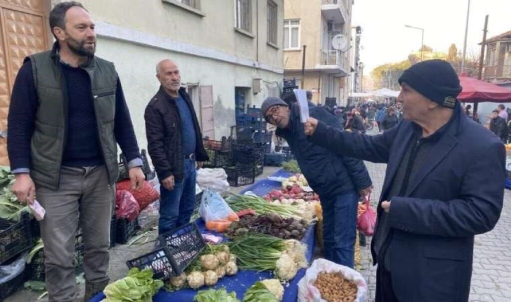 Manisa'da kaybolan engelli kardeşini her yerde arıyor 6 manisada kaybolan engelli kardesini her yerde ariyor B5U8kKHi