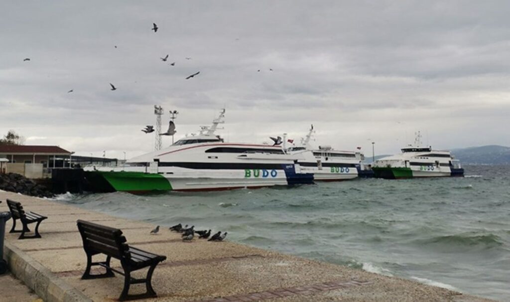 marmarada firtina etkisi bazi deniz otobusu seferleri iptal edildi bBibP4ub