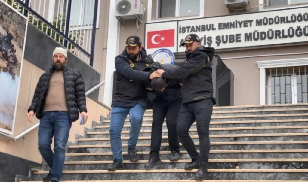 Müşterilerini bayıltıp taciz ettiği görüntüleri paylaşmıştı! O taksicinin ifadesi ortaya çıktı 7 musterilerini bayiltip taciz ettigi goruntuleri paylasmisti o taksicinin ifadesi ortaya cikti fMqc7szP