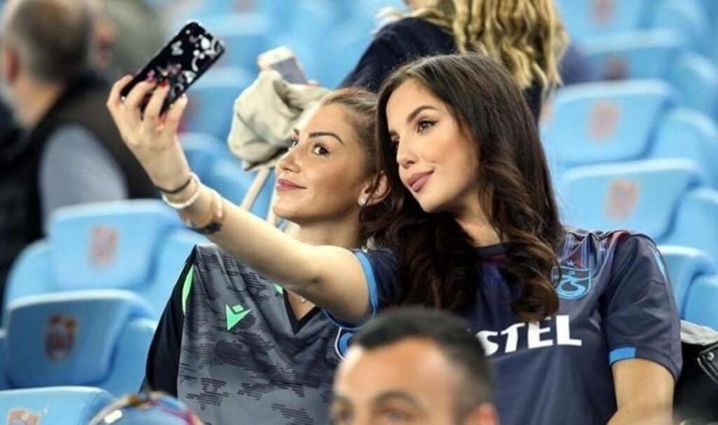 trabzonspordan kadin taraftarlara indirim 83dfdgDf