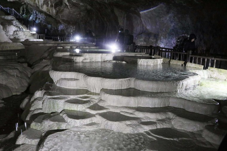 yer altindaki gizli pamukkale kaklik magarasi beyaz travertenleriyle dikkat cekiyor 0