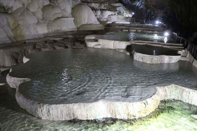 yer altindaki gizli pamukkale kaklik magarasi beyaz travertenleriyle dikkat cekiyor 2 cOiaic5E