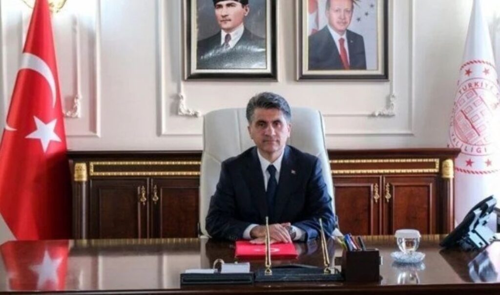 Abdulaziz Aydın kimdir? Bolu Valisi Abdulaziz Aydın kaç yaşında, hangi görevlerde bulundu? 4 abdulaziz aydin kimdir bolu valisi abdulaziz aydin kac yasinda hangi gorevlerde bulundu CWQap27n