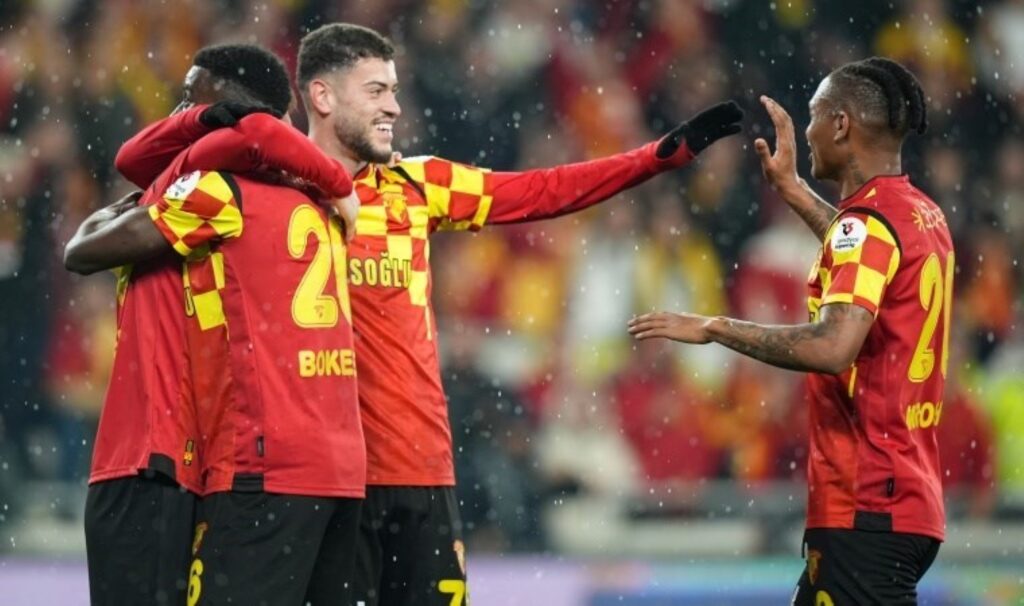 Adı büyük kulüpler ile anılıyordu: Göztepe'den Romulo kararı! 6 adi buyuk kulupler ile aniliyordu goztepeden romulo karari 1n3Ou9Qp