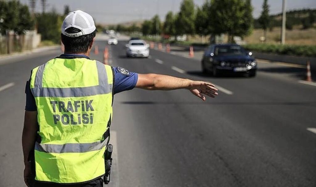 Ankaralılar dikkat: Bu yollar yarın trafiğe kapatılacak 3 ankaralilar dikkat bu yollar yarin trafige kapatilacak 5PWYcJQg