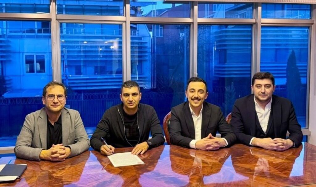 Batman Petrolspor'un yeni hocası belli oldu! 9 batman petrolsporun yeni hocasi belli oldu XgdrKm7j