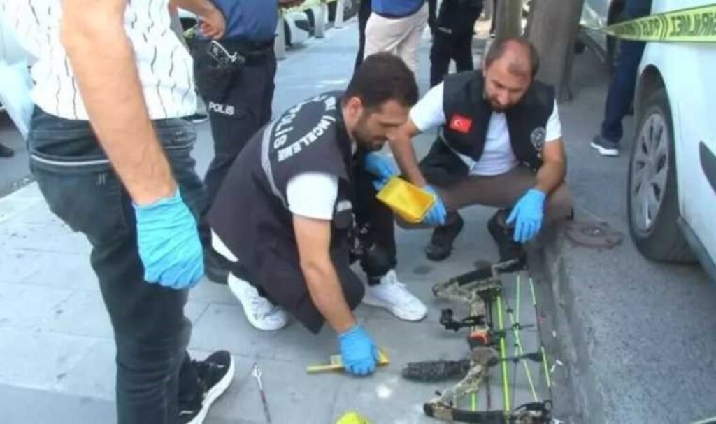 Cami imamını okla vuran sanık: “Ben profesyonel okçuyum, ölmesini istesem göğsüne atardım” 2 cami imamini okla vuran sanik ben profesyonel okcuyum olmesini istesem gogsune atardim SXHFc4HH