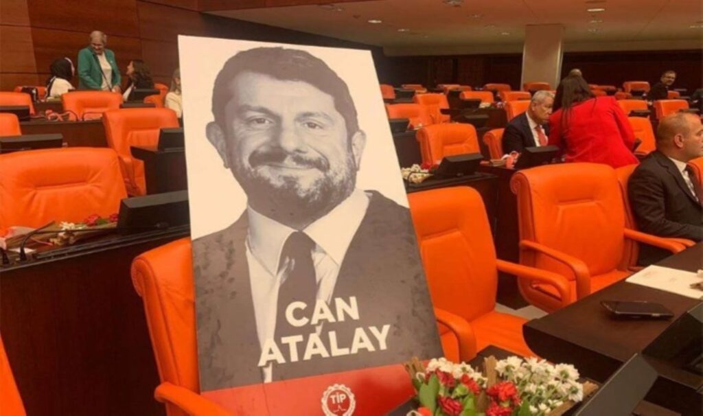 Can Atalay cezaevinden yazdı: ‘İçeride olduğumuz için değil, memleketimiz için üzgünüz’ 6 can atalay cezaevinden yazdi iceride oldugumuz icin degil memleketimiz icin uzgunuz izyg893H