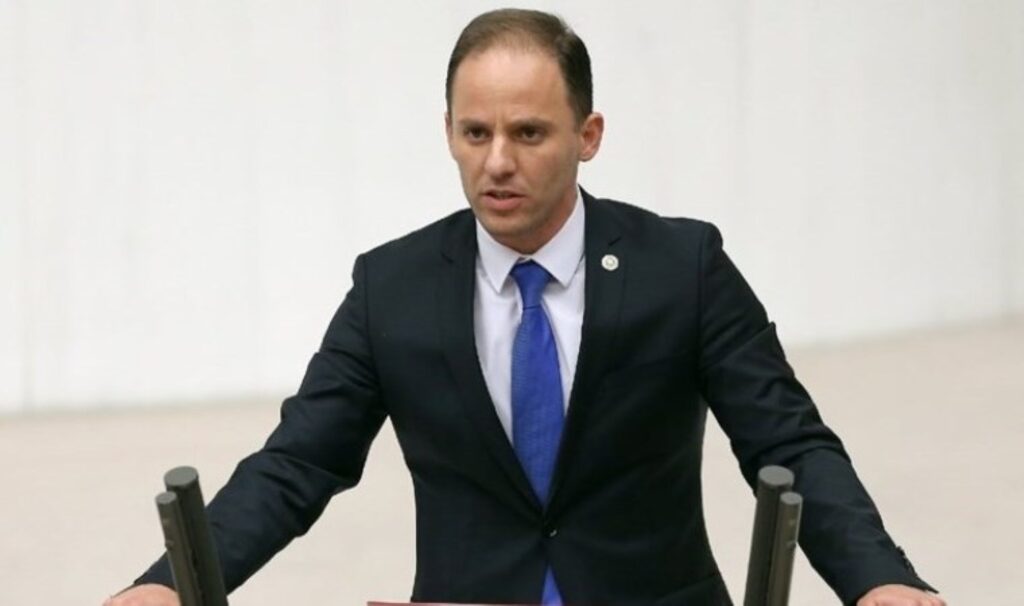 CHP'li Deniz Yavuzyılmaz'dan AKP'ye "sondaj" tepkisi: Göz göre göre Güney Kıbrıs Rum Yönetimi’ne terk ediliyor 1 chpli deniz yavuzyilmazdan akpye sondaj tepkisi goz gore gore guney kibris rum yonetimine terk SdTWbsJb