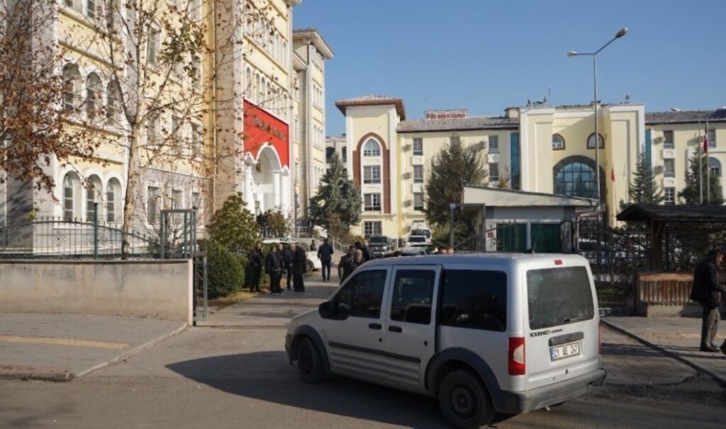 Diyarbakır'da işlenen cinayet 12 yıl sonra çözüldü: Katilleri en yakınları çıktı! 9 diyarbakirda islenen cinayet 12 yil sonra cozuldu katilleri en yakinlari cikti fSyUb7Tf