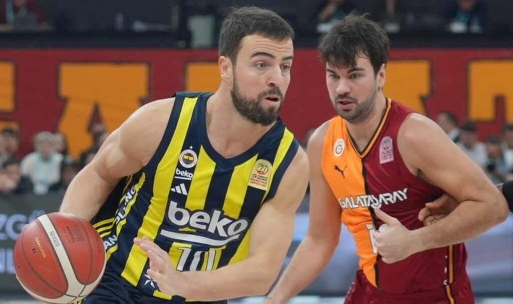 fenerbahce derbide galatasarayi devirdi CTnqiwS6