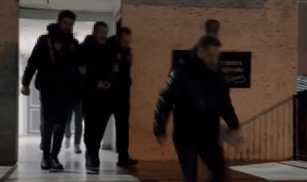 İstanbul'da okula silahlı saldırı: Gözaltılar var! 4 istanbulda okula silahli saldiri gozaltilar var NqxNqKJm