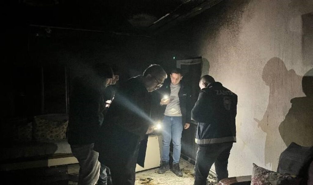 kayseride yangin panigi 3 kisi hastaneye kaldirildi US2YNanj