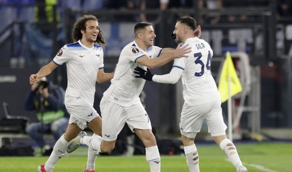 lazio gule oynaya son 16yi garantiledi 21O6E4aA