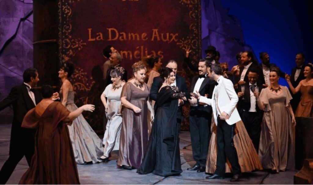 Opera tarihinin en kalabalık eserlerinden: 'La Traviata' farklı bir yorumla sahnede... 2 opera tarihinin en kalabalik eserlerinden la traviata farkli bir yorumla sahnede 32R3qVOO