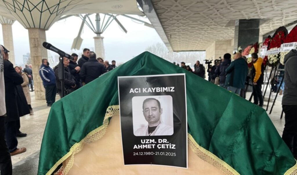 Otel yangınında can verdiler... Aynı aileden 4 kişi, toprağa verildi 1 otel yangininda can verdiler ayni aileden 4 kisi topraga verildi 1zCauDLp