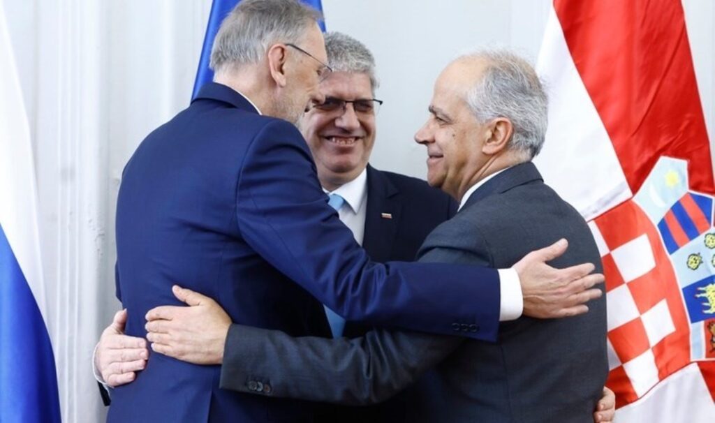 Üç ülkeden Şengen Bölgesi'nde ortak devriye 4 uc ulkeden sengen bolgesinde ortak devriye eH8RCksZ