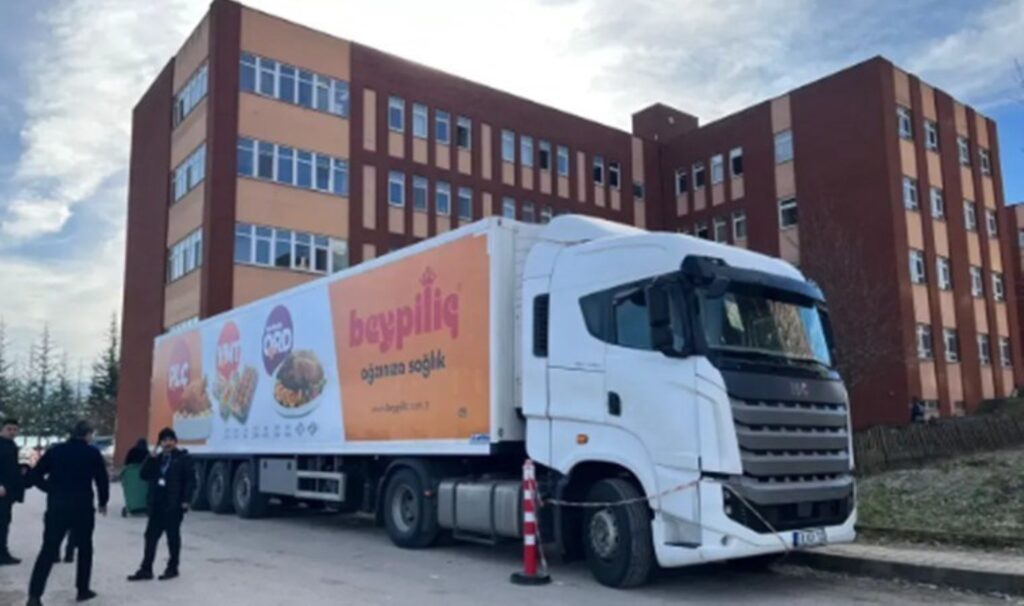 Üzerindeki ‘kızarmış tavuk’ görseli tepki çekmişti: Beypiliç’ten açıklama geldi! 7 uzerindeki kizarmis tavuk gorseli tepki cekmisti beypilicten aciklama geldi kOshpFCi