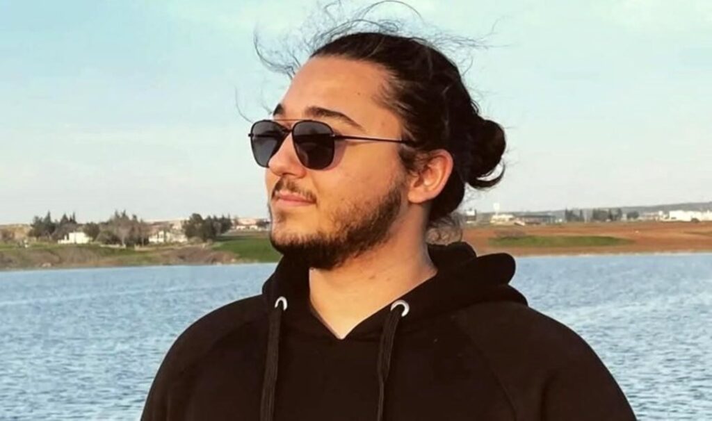 19 yaşındaki Emre kalp krizi geçirdi: Hayatını kaybetti! 8 19 yasindaki emre kalp krizi gecirdi hayatini kaybetti gc1TCzrO