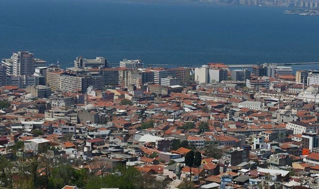 8 ilçeyi işaret etti... Jeofizik mühendisinden korkutan uyarı: 'İzmir'in deprem riski İstanbul'dan fazla' 2 8 ilceyi isaret etti jeofizik muhendisinden korkutan uyari izmirin deprem riski istanbuldan fazla WwALQPwn