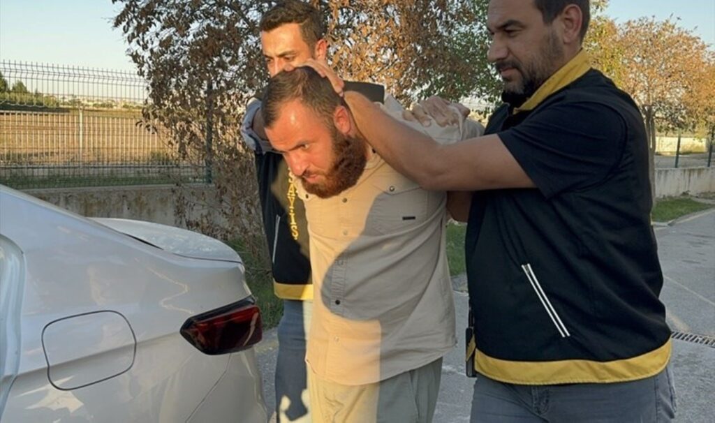 Ailesini uyurken katletti... İstenen ceza belli oldu! 4 ailesini uyurken katletti istenen ceza belli oldu UnVNgRZz