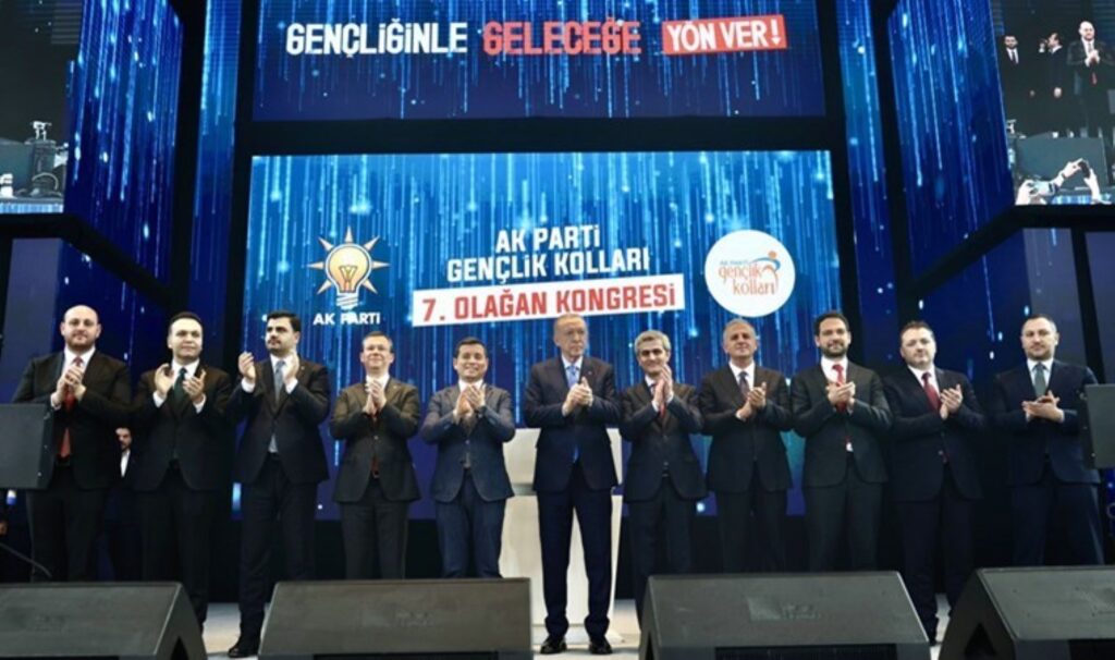 AKP Gençlik Kolları'ndan 'Gezi' tehdidi: 'Bir daha kalkışırsanız karşınızda bizi göreceksiniz...' 6 akp genclik kollarindan gezi tehdidi bir daha kalkisirsaniz karsinizda bizi goreceksiniz ZmSpv3ya