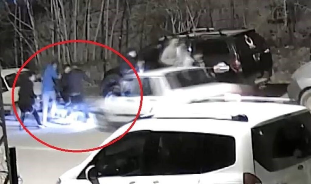 ankarada otomobil ogrencilerin arasina daldi yaralilar var naBXQUjm