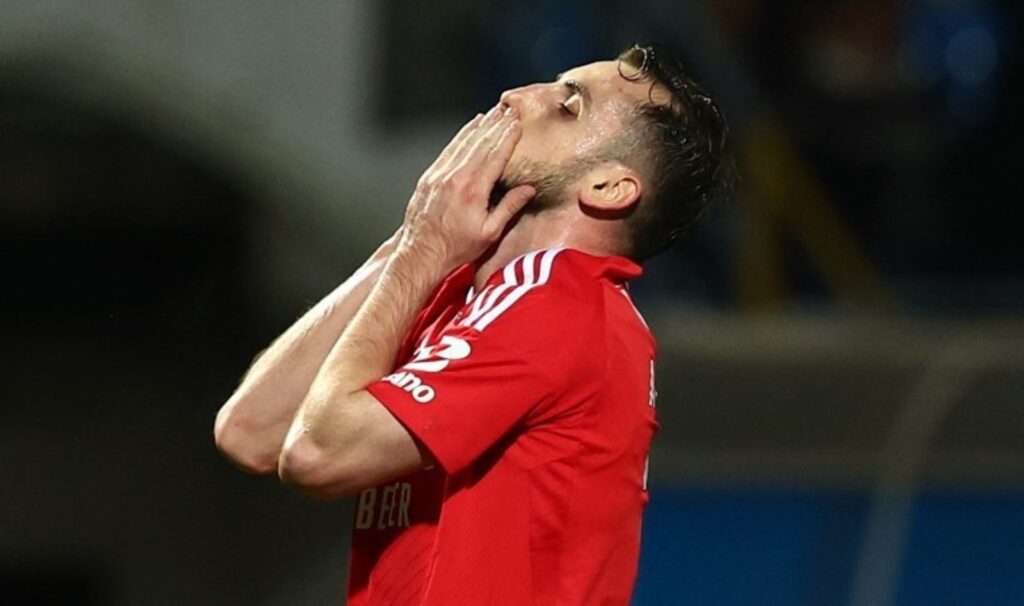benfica son 4 macta 3 yenilgisini yasadi ANtEmIT2