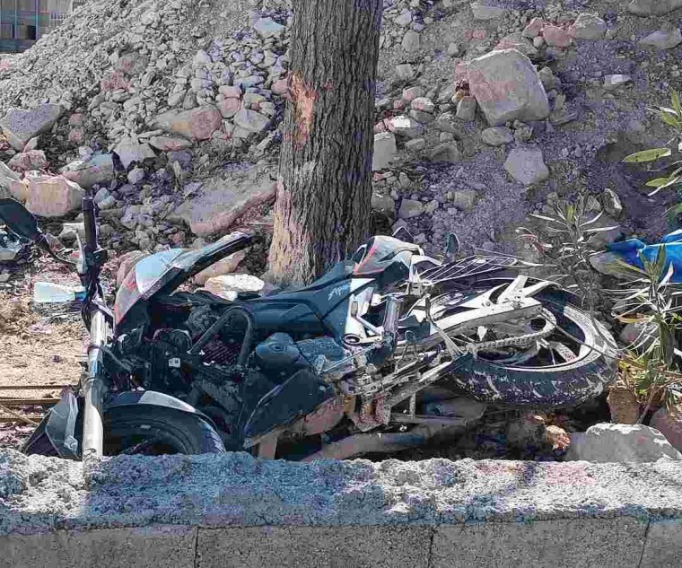 biri 16 biri 15 yasinda agaca carpan motosikletteki 2 kisi oldu 0 cZGZpUkw