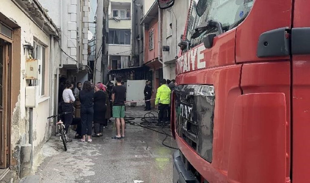 bursada 4 katli binada yangin panigi tahliye edildi K1bcFZde