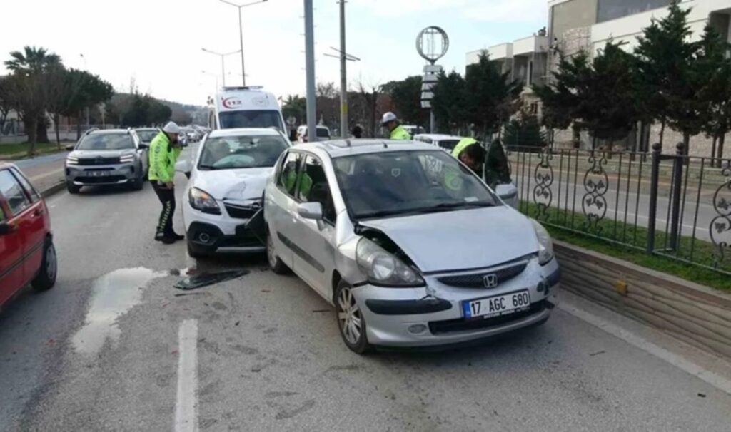 Çanakkale Belediye Başkanı Muharrem Erkek trafik kazası geçirdi 1 canakkale belediye baskani muharrem erkek trafik kazasi gecirdi IecPwlQ3