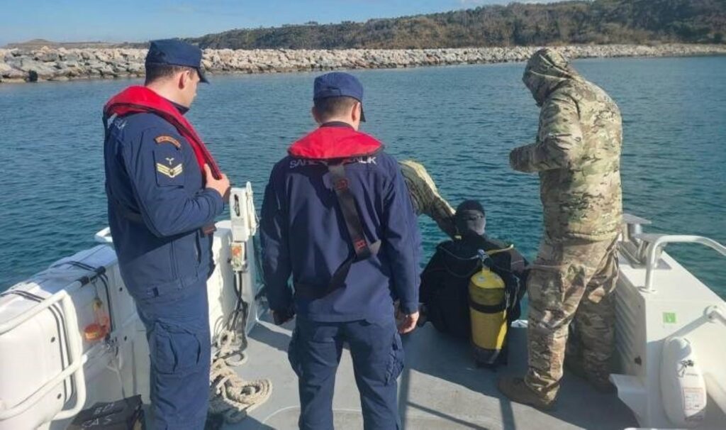 canakkalede denizde mayin bulundu gK5vw8FR
