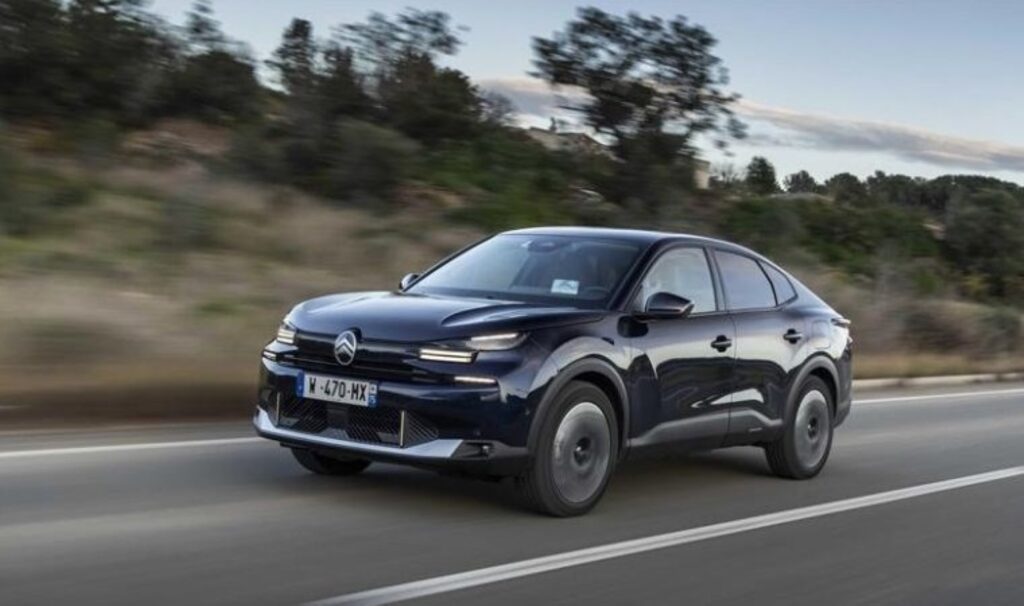 Citroen'in yenilenen C4 ve C4 X modelleri şubatta Türkiye'de: İşte tüm ayrıntılar... 2 citroenin yenilenen c4 ve c4 x modelleri subatta turkiyede iste tum ayrintilar FTJAHWHK